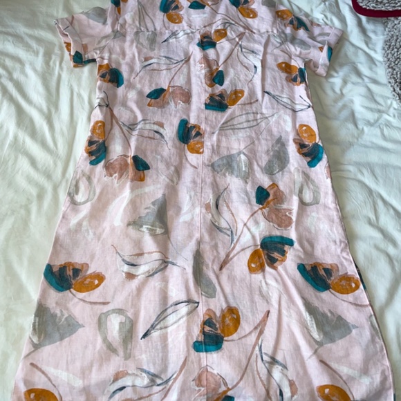 Button up dress with pockets - Picture 2 of 3